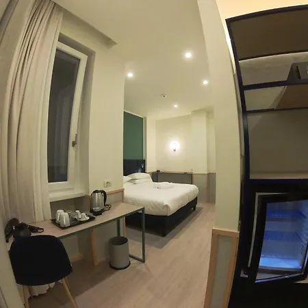 Romagnosi 20 روما