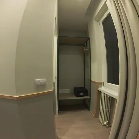 Romagnosi 20 بيت ضيافة 4*