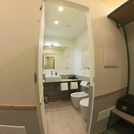 Romagnosi 20 بيت ضيافة روما