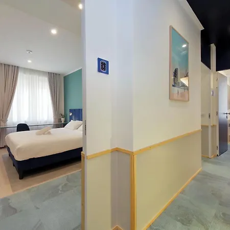 Romagnosi 20 4* روما