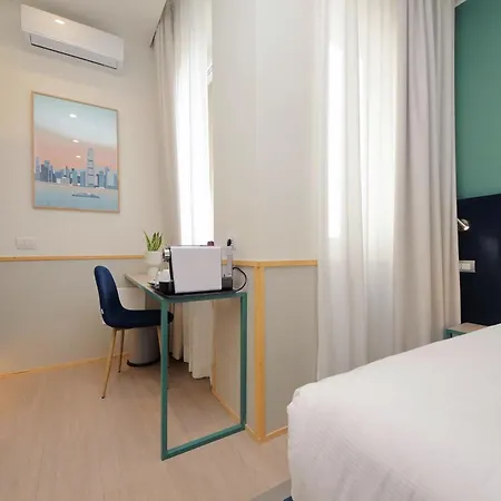 Romagnosi 20 4* روما